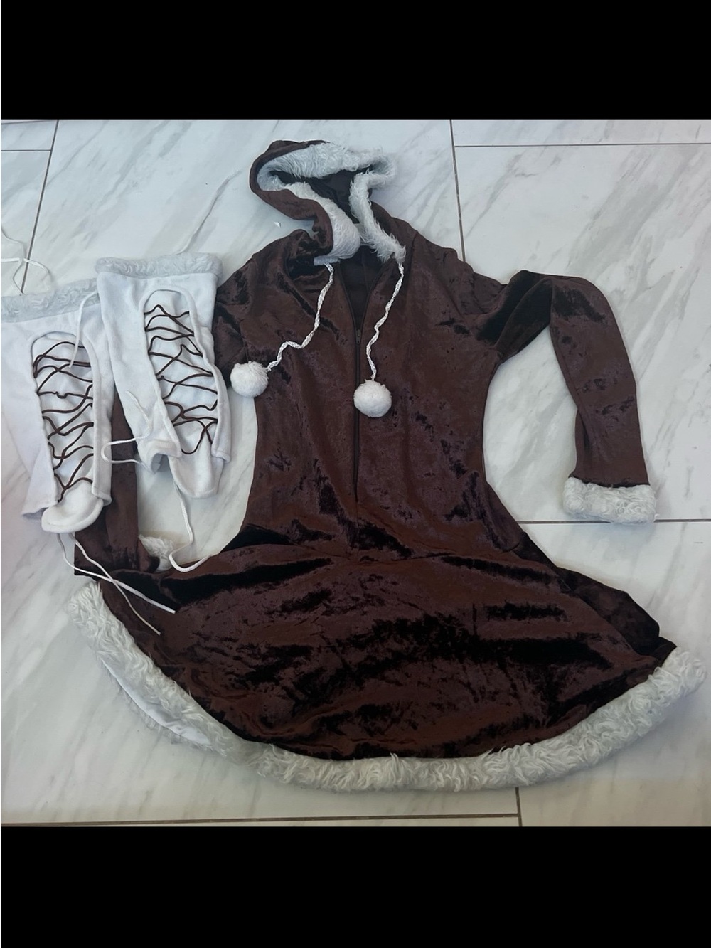 Dreamgirl Halloween costume Eskimo size small